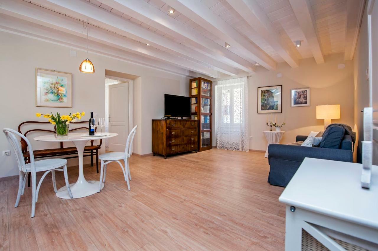 Casa Sbisa' Apartment Ровинь Экстерьер фото